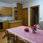 Residenza Capinera 아파트 *